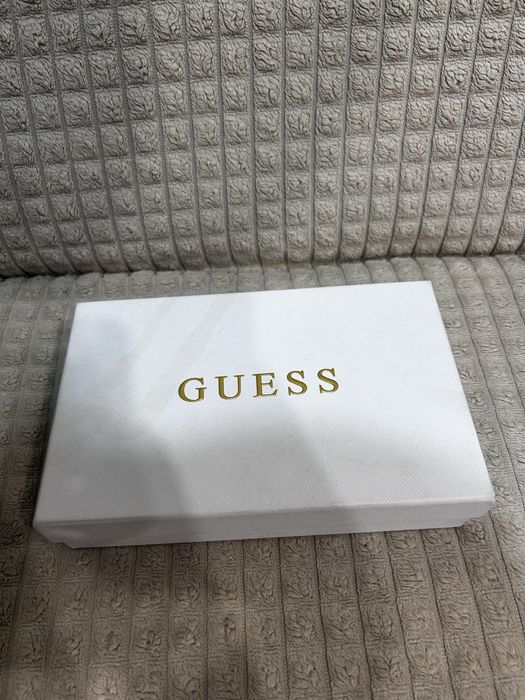 Червено дамско протмоне