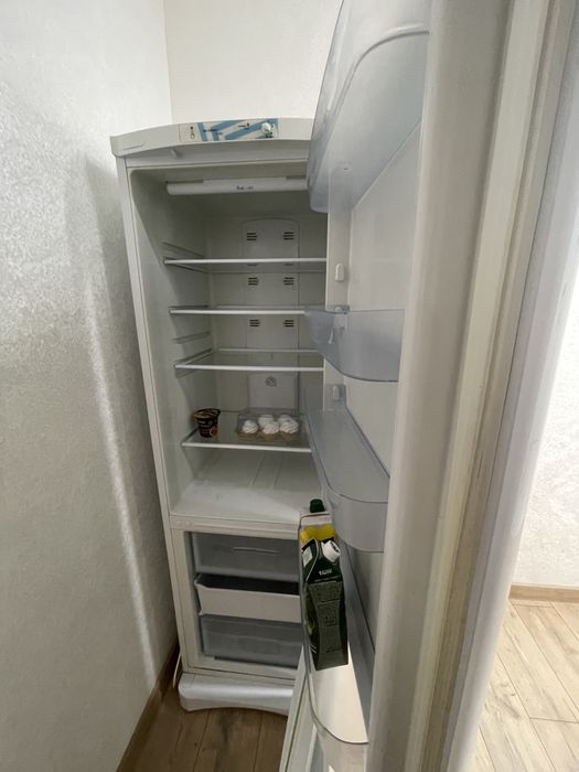 Холодильник большой
