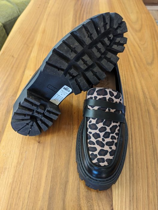 Кожени дамски обувки