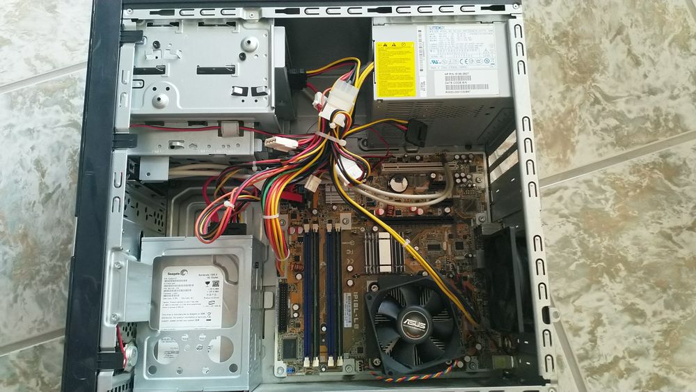 Компютър HP Compaq
