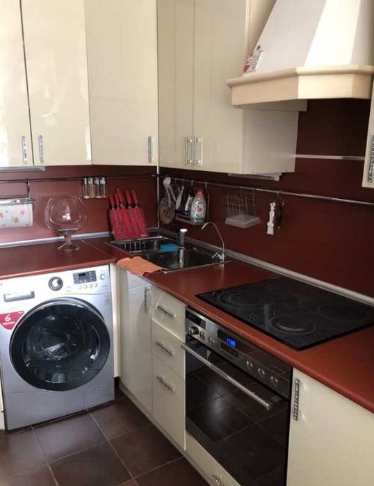 Дава се под наем Тристаен апартамент в Пловдив, Гагарин - 88 кв.м за 387.6 € - Снимка #2