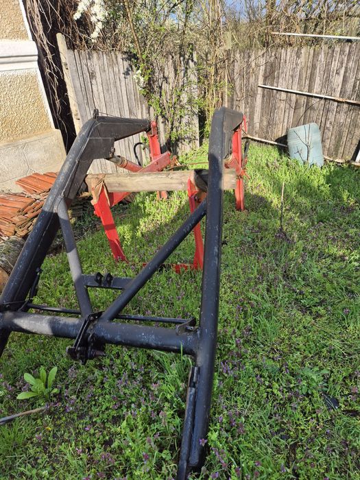 UTB Universal 651,încărcător frontal,diferential