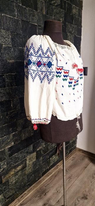 Ie de vânzare  mânecă trei sferturi