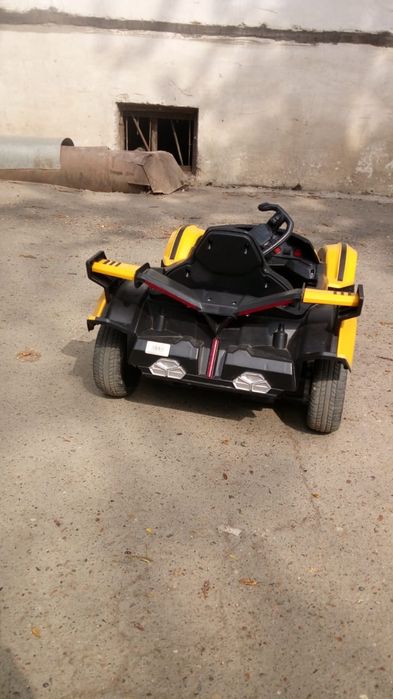 Продам детскую машину