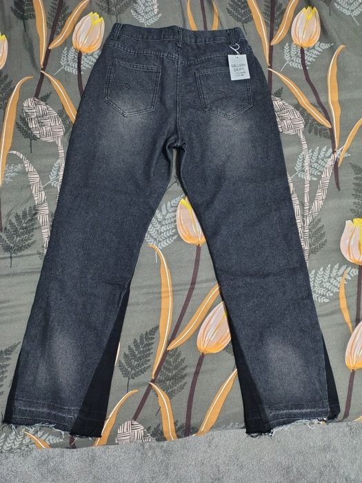 vând blugi Gallery Dept