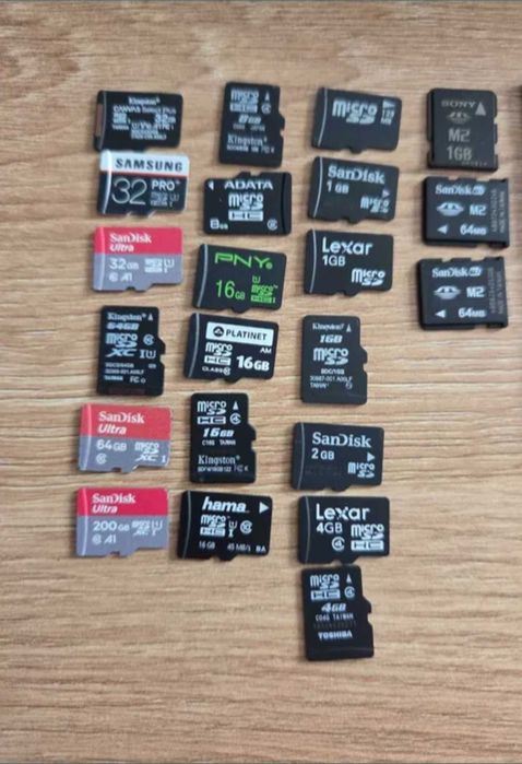 Carduri de memorie SD MiniSD MicroSD M2