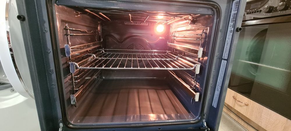 Фурна за вграждане Bauknecht 73л Клас А