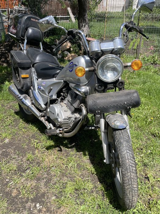 Motocicleta daelim 125
