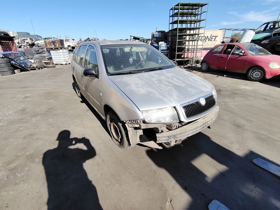 Bara fata Skoda Fabia 2000 1.4 MT (68 hp)