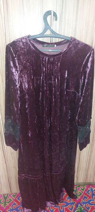 Продам новое велюровое платье