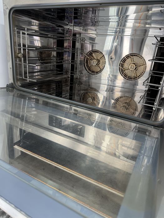 Cuptor YESOVENS digital patiserie si panificatie ca NOU  4 tavi