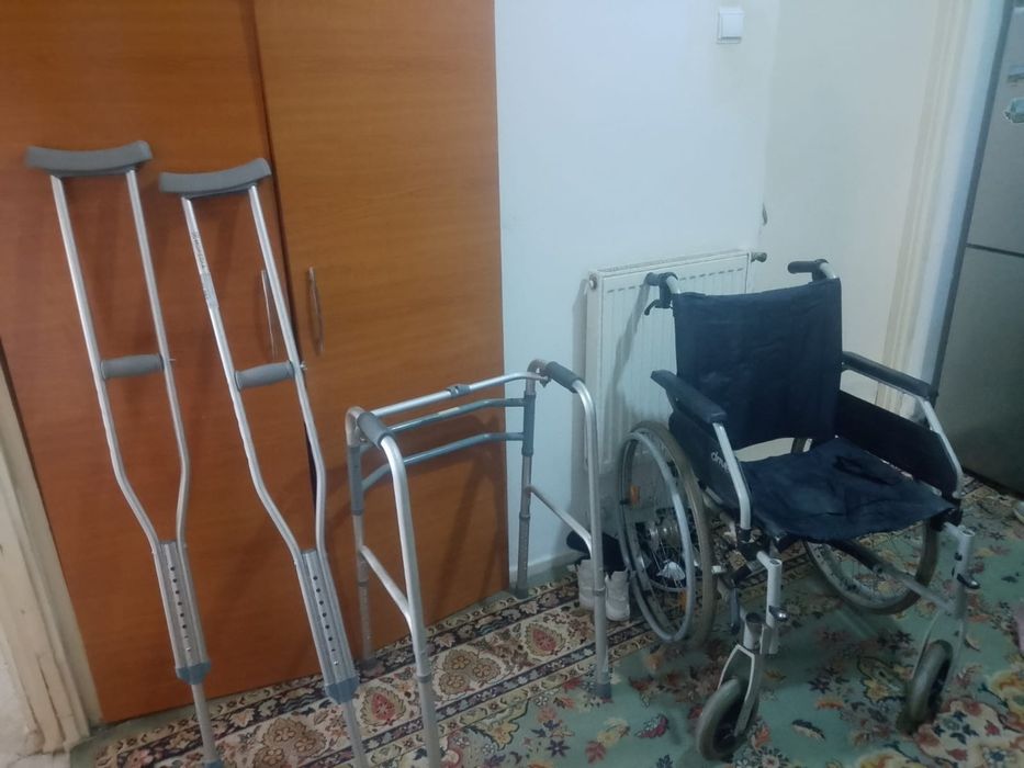 Vand tot ce se vede în poza