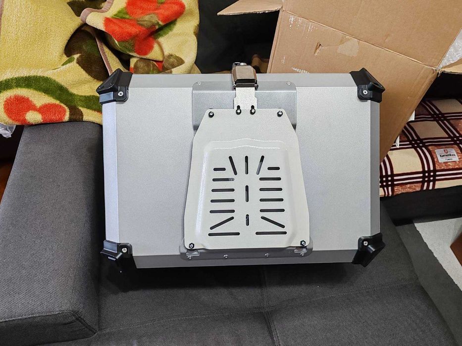 Куфар на мотор 45л 55л 65л  различни размери.