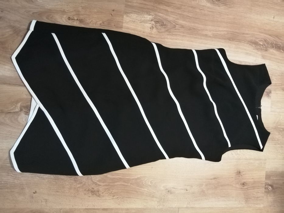 Дамски рокли размер М/Л по 25 лв