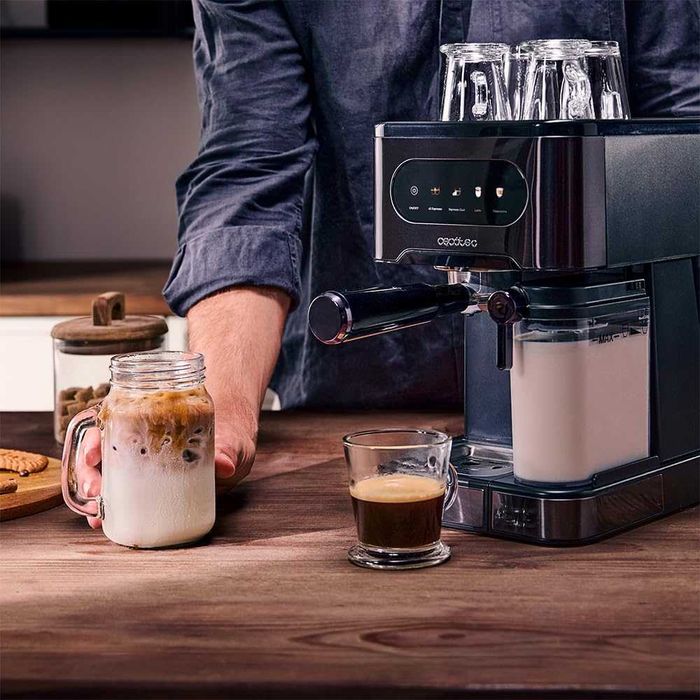 Еспресо кафемашина с кана за мляко тъч дисплей Cecotec Power Espresso 20 Coldbrew Latte plus