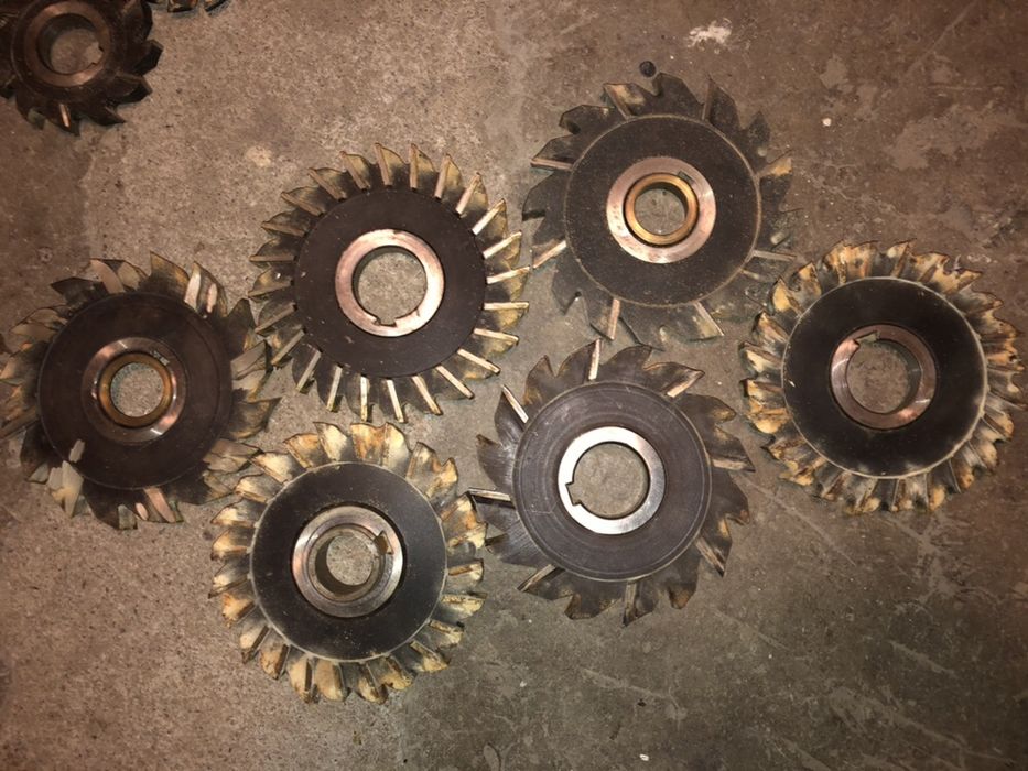 Глави и лагери за дърводелска фреза.