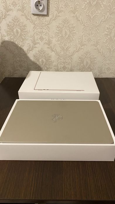 MacBook Air 13 М2 256GB золотистый