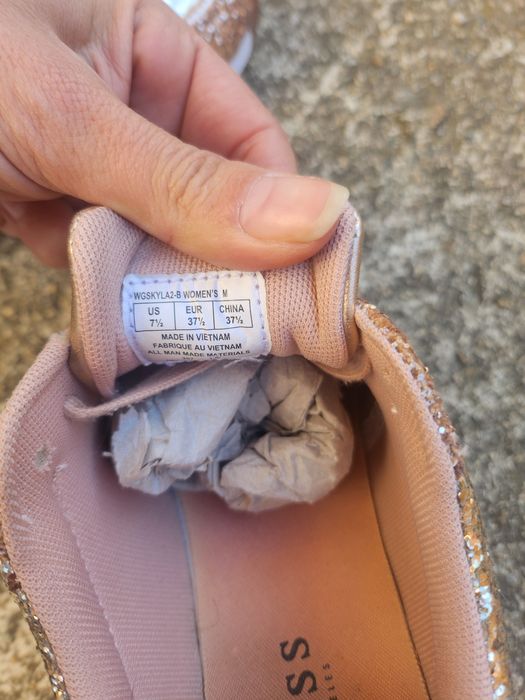 Сникърси Guess 38