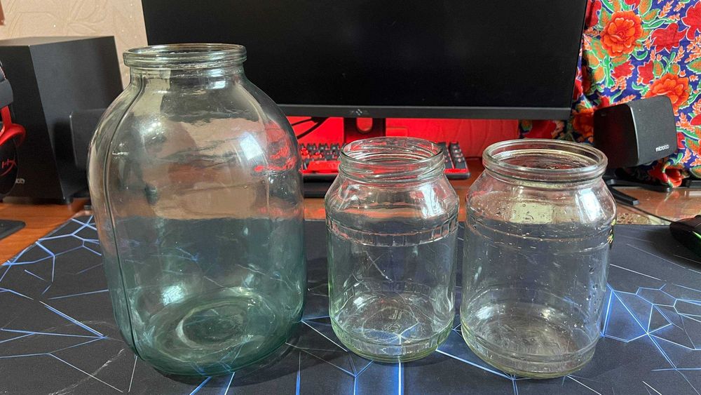 Продаются банки 1л, 3л