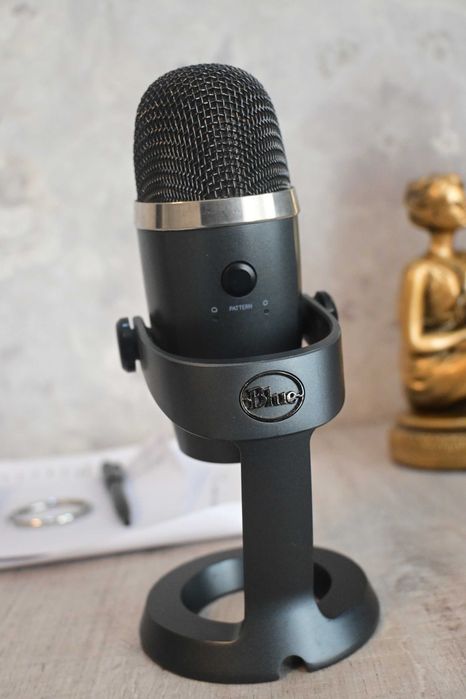 Микрофон Blue Yeti Nano