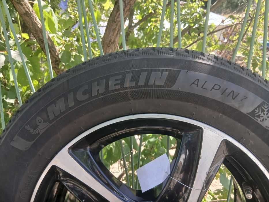 Anvelope iarnă Michelin Alpin 7 – ca noi
Vând anvelope de iarnă Michelin