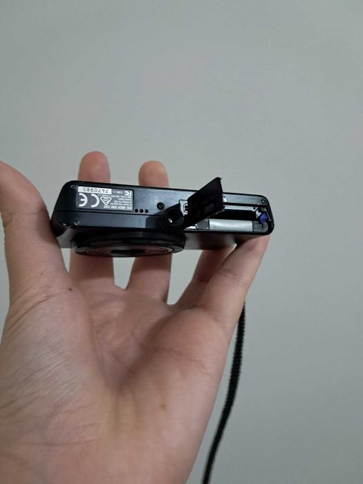 Sony Cyber-shot DSH-W830.