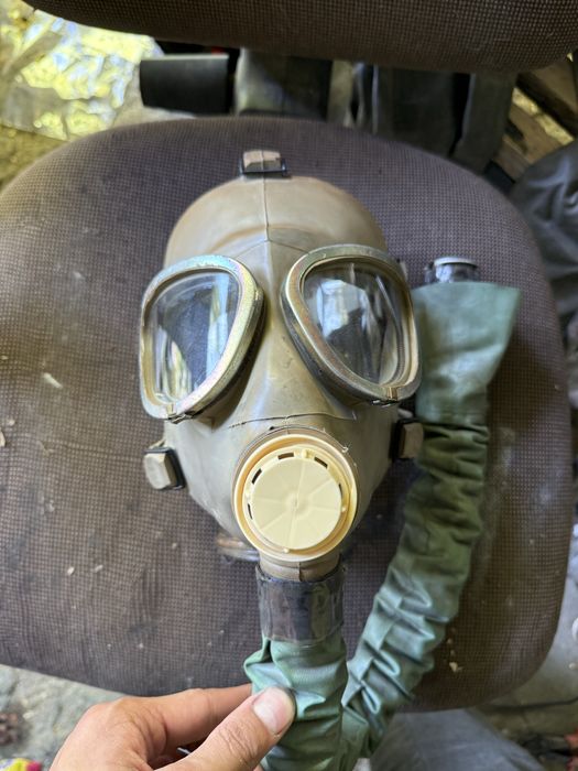 Противогазы, различное имущество ГО