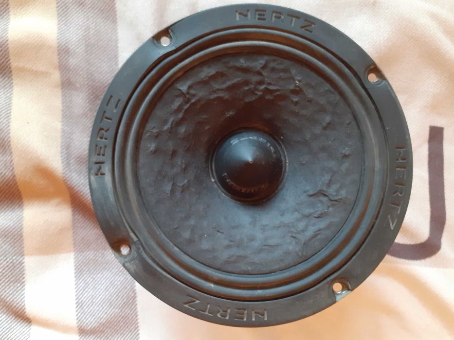 Динамик для домашнего кинотеатра