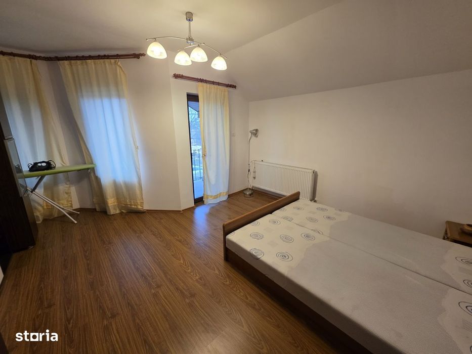 De vânzare – Jumătate de duplex, zonă Școala Gimnazială Rudolf Walther
