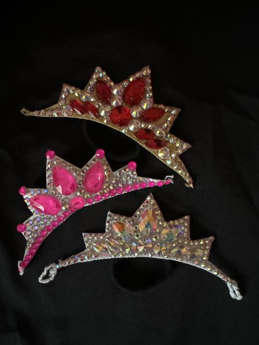 Коронки за художествена гимнастика