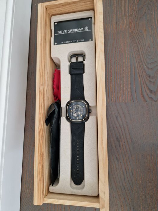 Ceas Sevenfriday