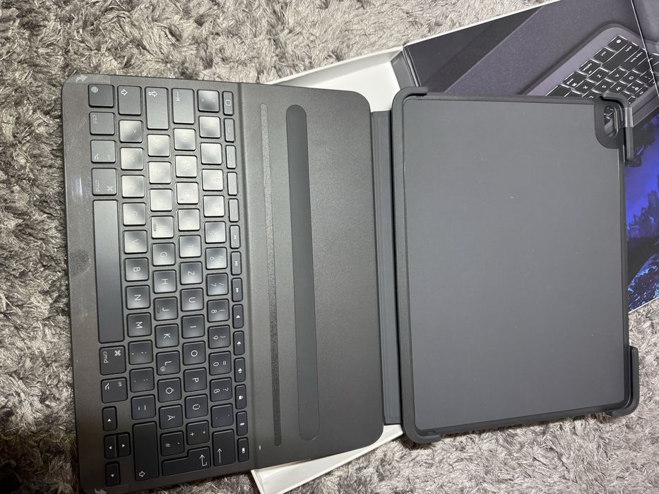 Husa Logitech  noua ipad pro 12,9 inch  gen 3