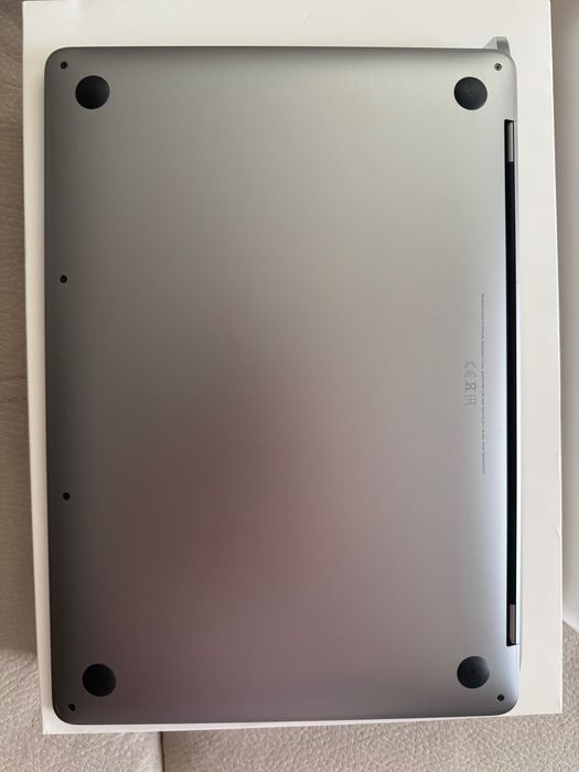 MacBook 13 Pro 2020 8GB/256GB