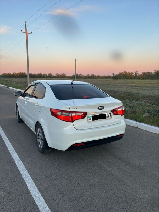Продается автомобиль KIA RIO
