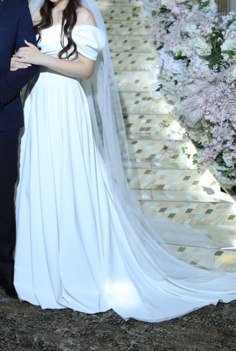 Свадебное платье 44-46 размер(надевалось 1 раз)