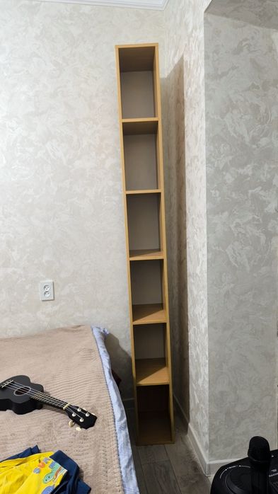 Срочно продам книжную полку
