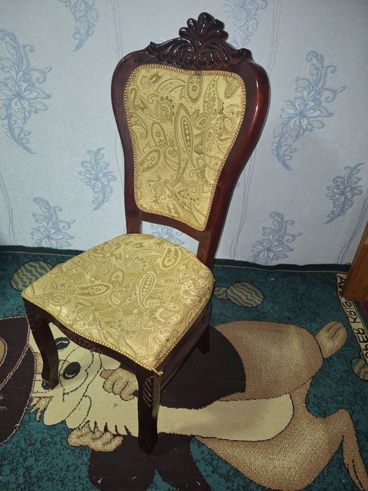 Стульчик 12 штук.