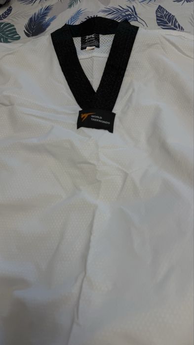 Продам кимоно (добок) для тхэквондо