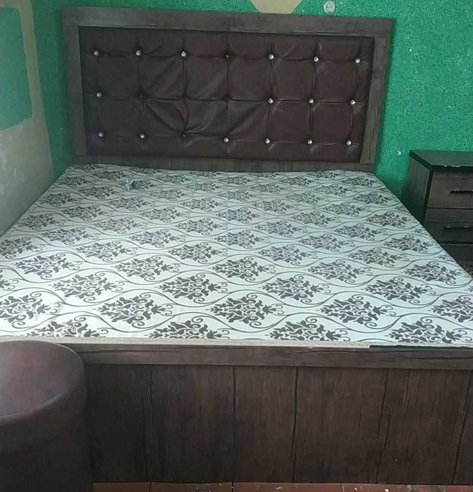 Двухспальная мебель в хорошем состоянии