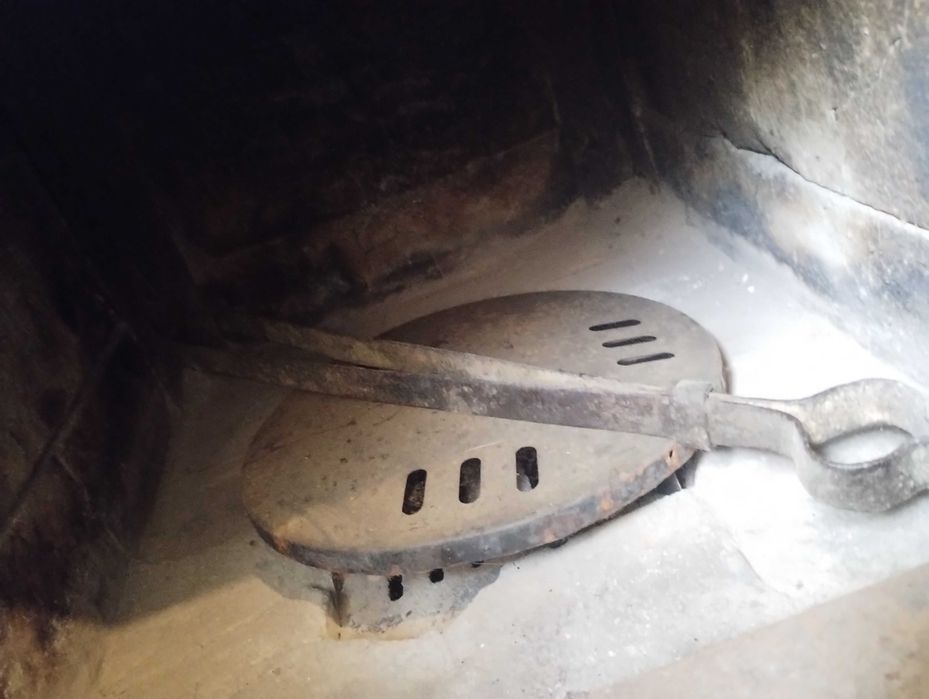 Камина за отопление на дърва