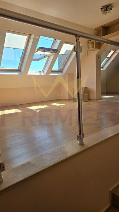 Продава се Тристаен апартамент в Варна, Цветен квартал - 77 кв.м за 1272 €/кв.м - Снимка #3