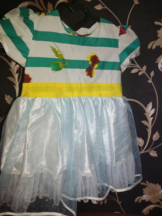 Новое нарядное детское платье