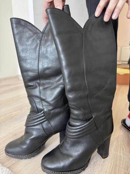 Продам женские  сапожки