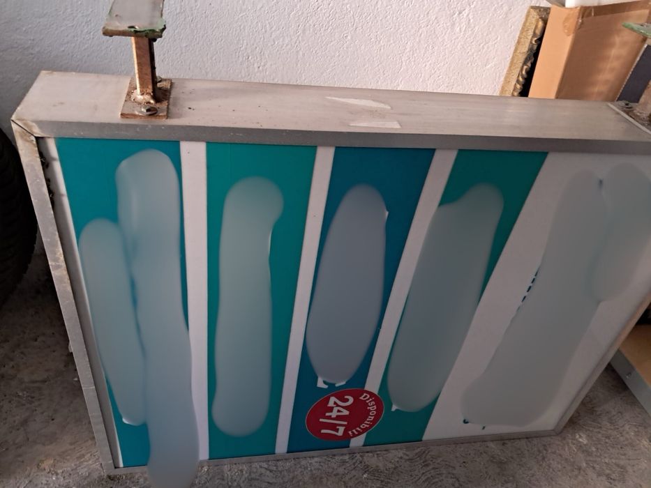 Vând casetă luminoasă dublă