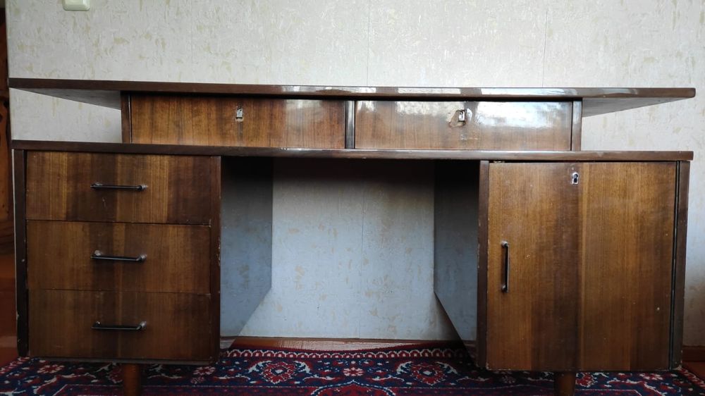 Продам письменный стол