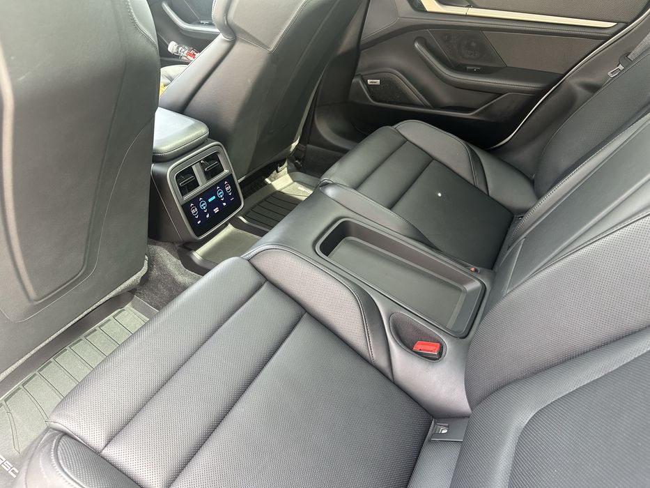 Taycan Turbo S , tva inclus