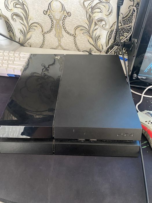 Пс4 500гб один джойстик