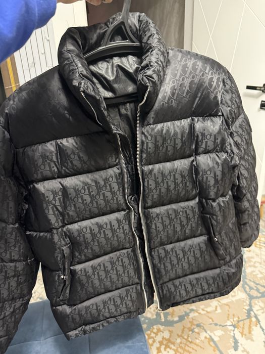 Куртка пуховик диор.