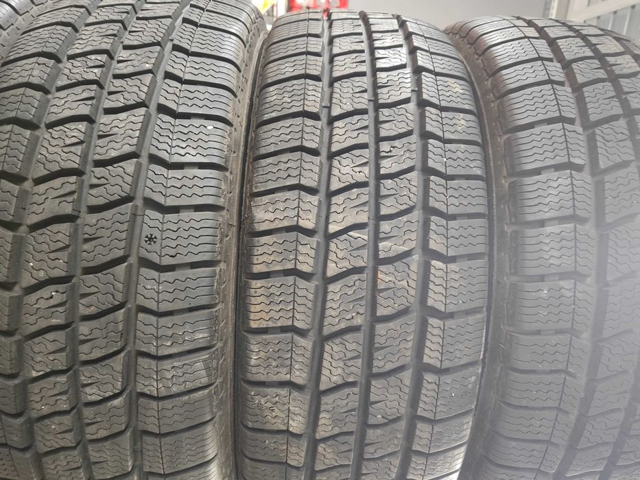 4бр.зимни гуми 215/65/16C Vredestein