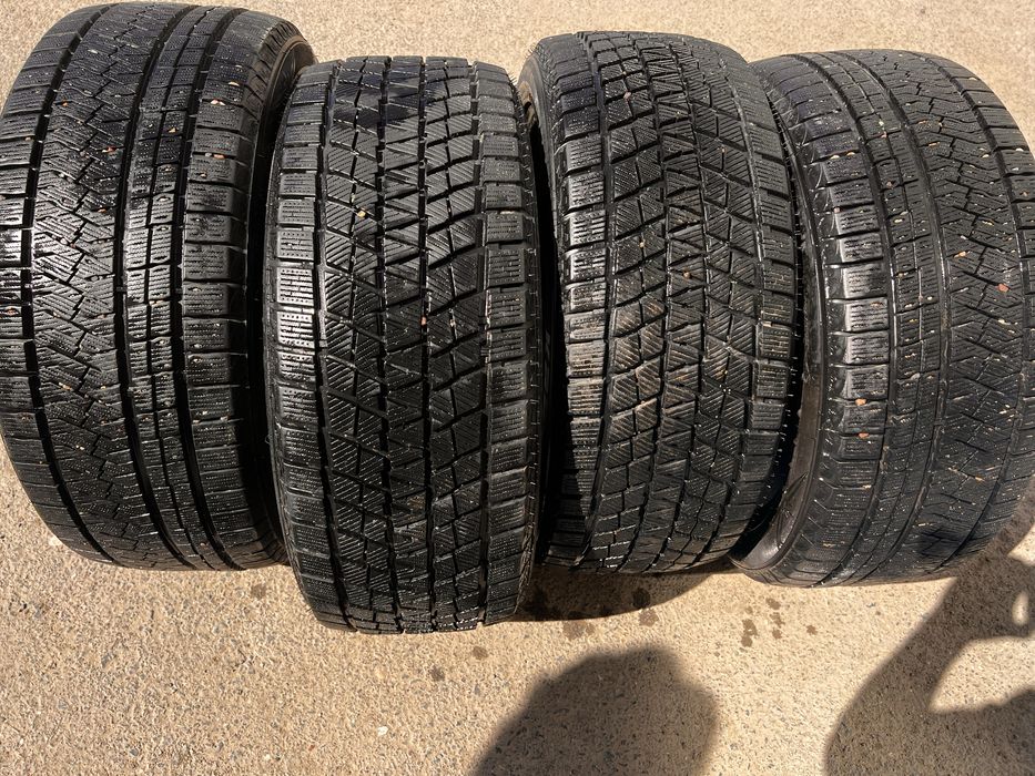 Зимние шины 235/45 R18